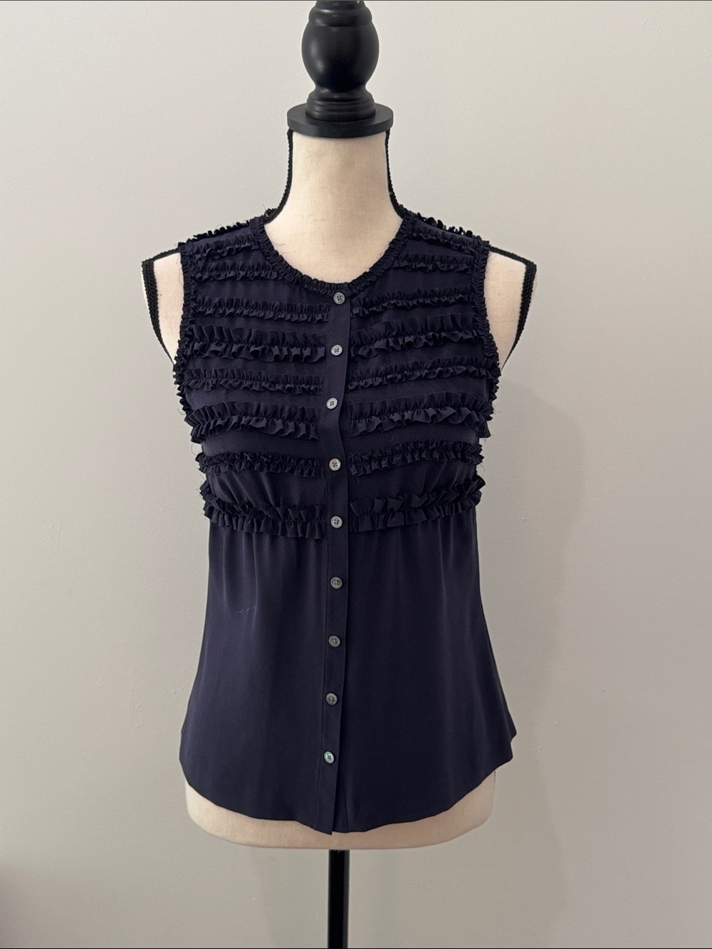 Tory Burch Silk Navy Sleeveless Button Down Pleated Top size 2 Preppy Elegant